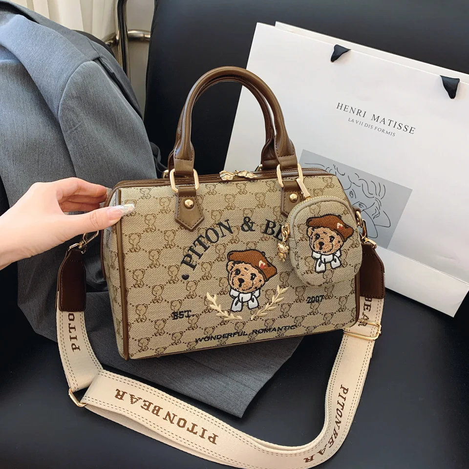 

Холщовая сумка с мультяшным медведем — жаккардовая вышивка, модная, с высокой текстурой, портативная для ежедневных поездок на работу