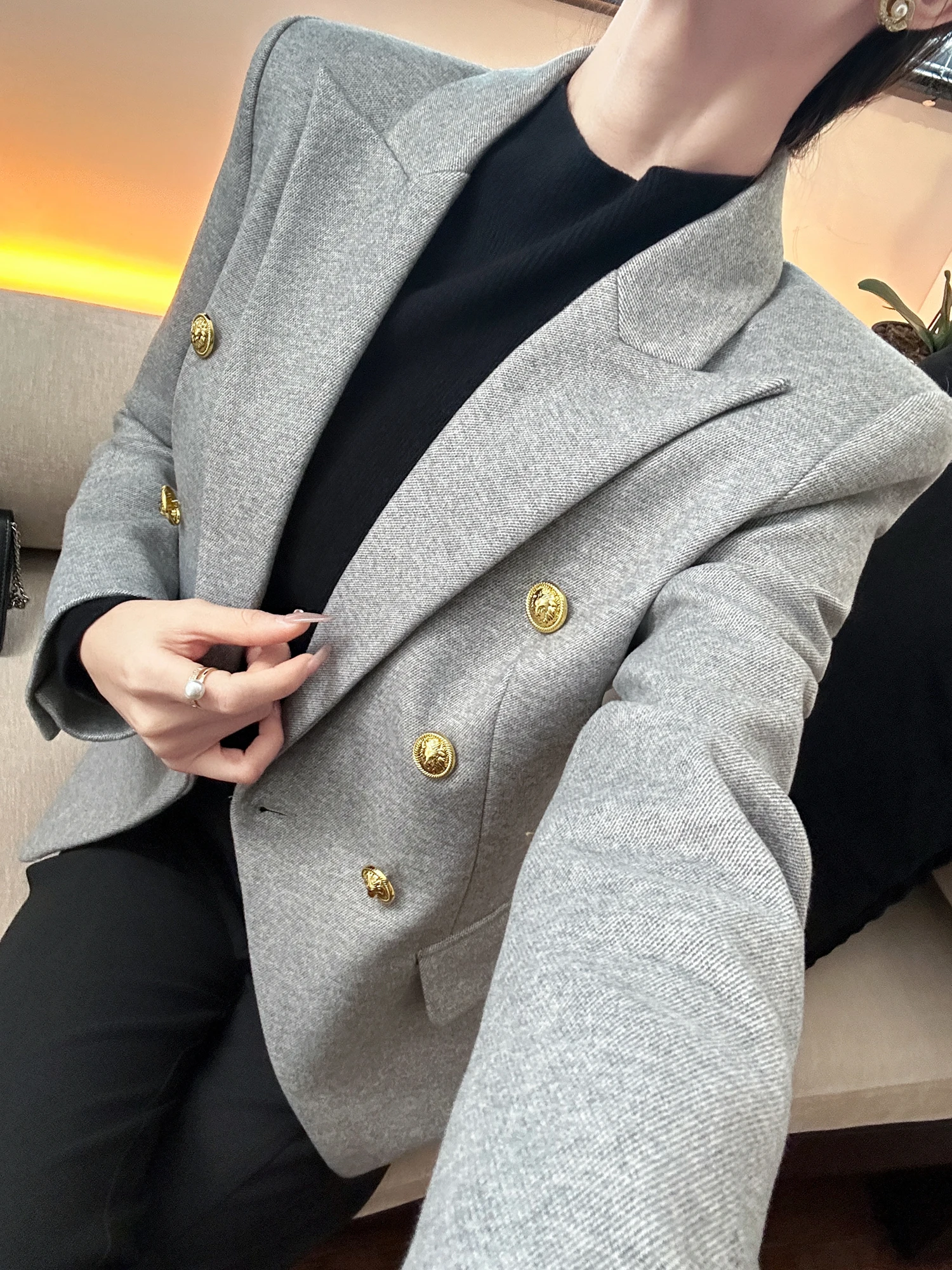 

You See Luxury ey Thiened Women's Suit Jaet Double Row Metal Bules Faionable Commute Sle Long Sve Pure Color