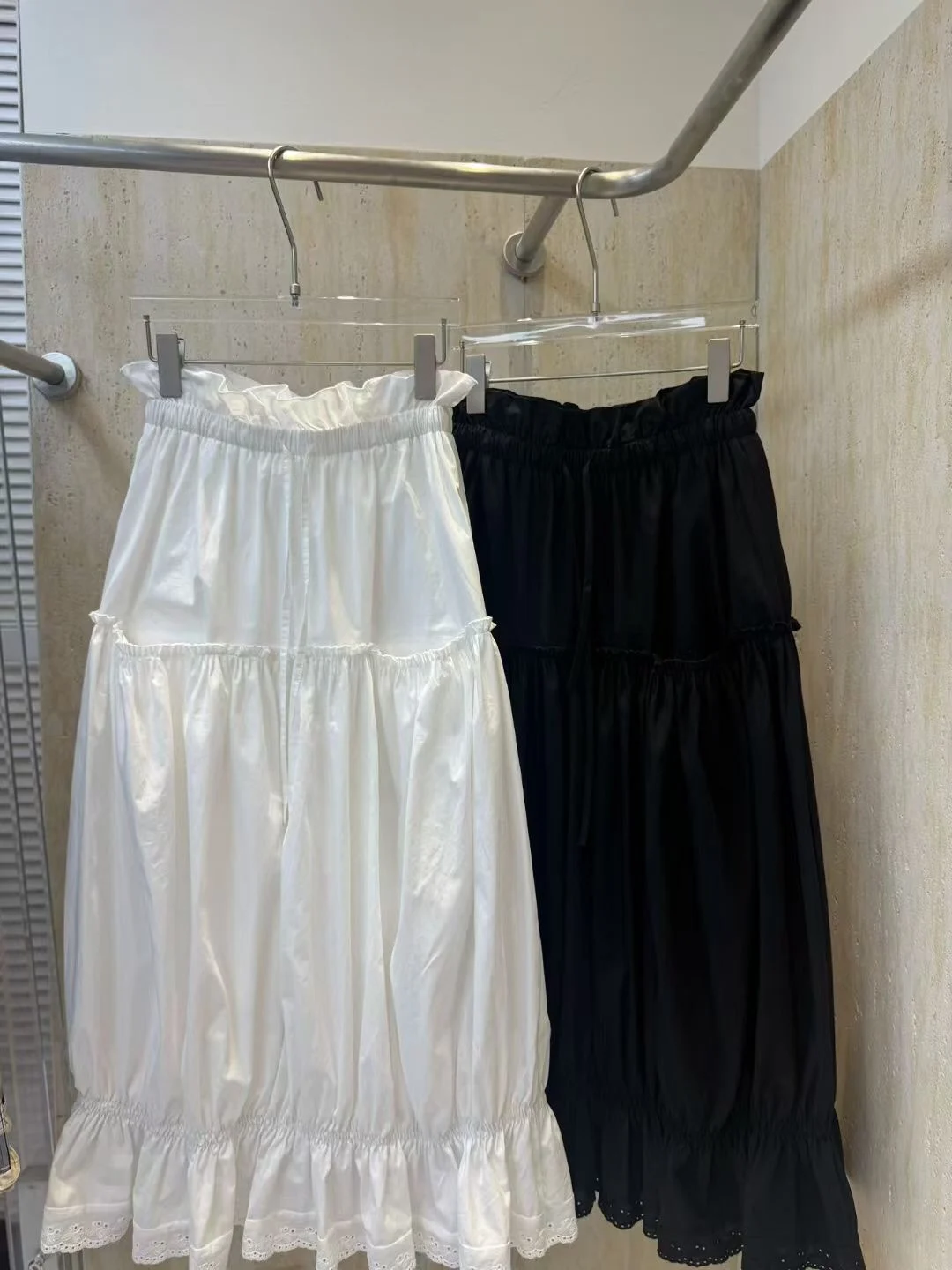 

Spring 2026 Simple Korean Sle Pleated f Skirt Elastic Waist Flower Bud Lace Trim Mid-Length Cake Skirt for Ladies