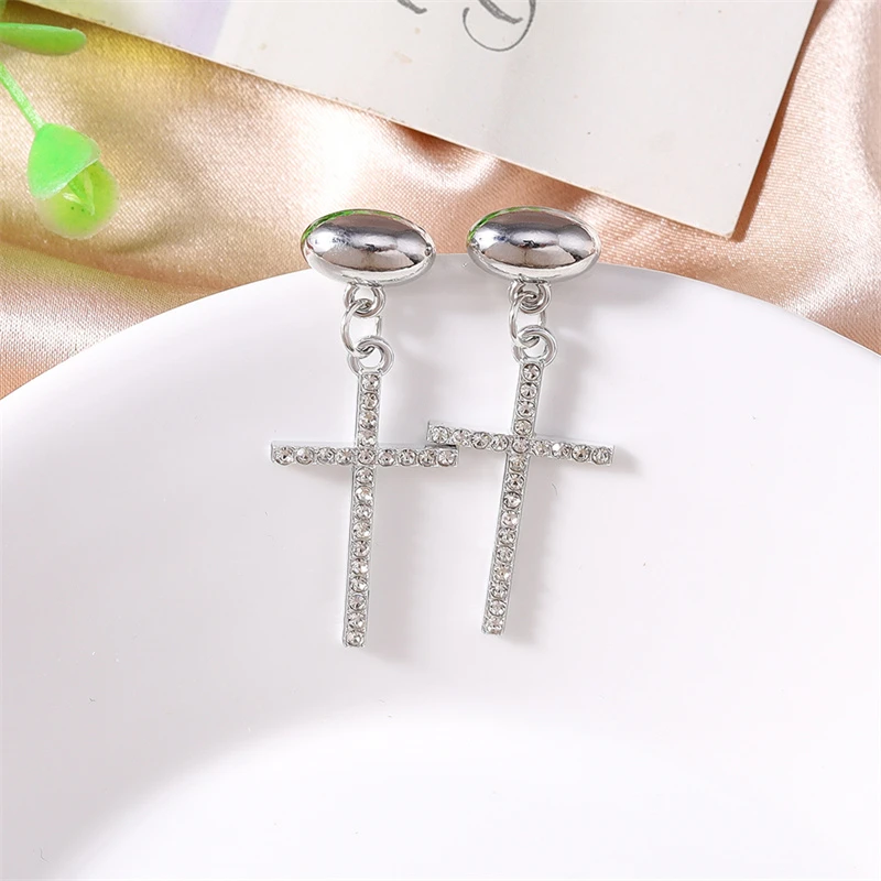 Modische Kristall-Metall-Kreuz-Ohrstecker für Frauen und Mädchen, Party- und Festival-Schmuckgeschenke – Detail 12