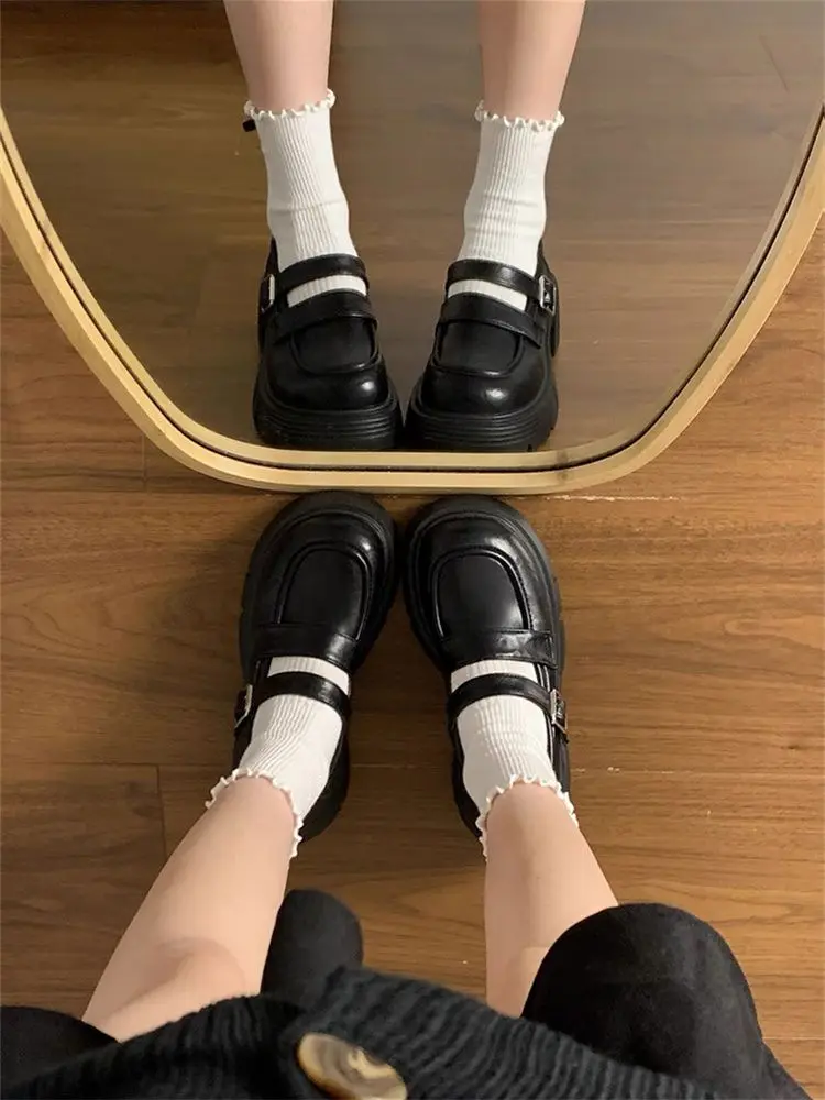 

Новинка 2023 года, женские лоферы в британском стиле на толстой подошве, черные универсальные кожаные туфли без шнуровки Мэри Джейн на весну и осень