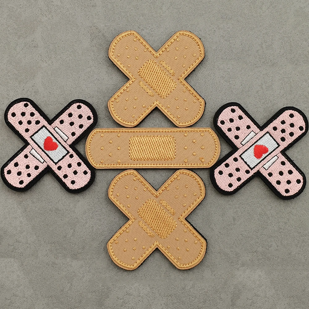 Schöne Stickerei Khaki rosa Farbe medizinische Gips Muster Stoff aufnähen Patch lustige x Typ Gips Patch aufgenähte Tasche Hut Aufkleber