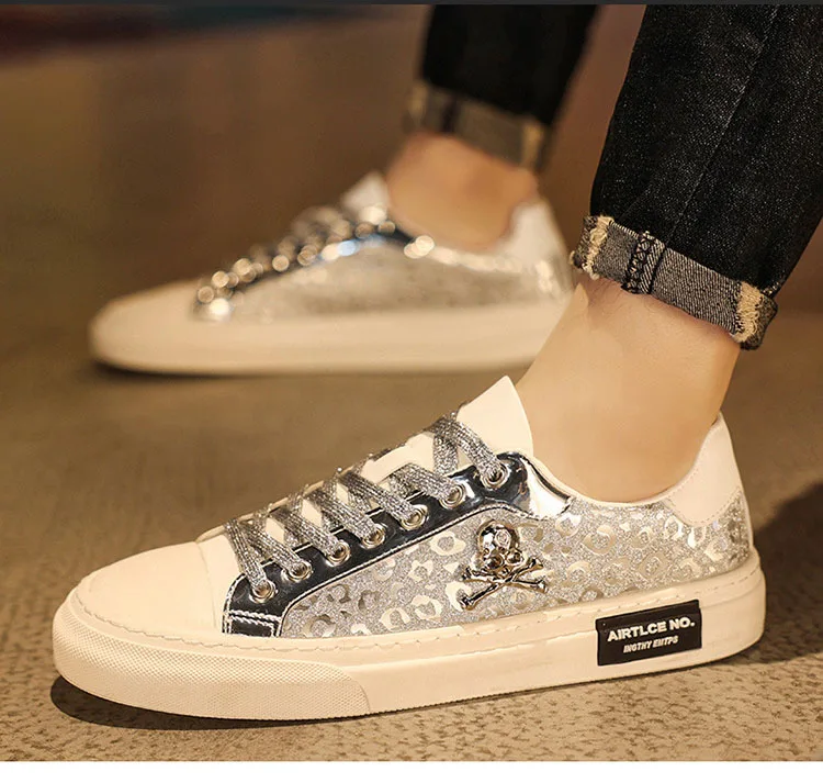 2024 European New Men Leather Casual Shoes Street Luxury Tinsel Skulls Flats Skateboard Shoes Fashion Trend Sneakers