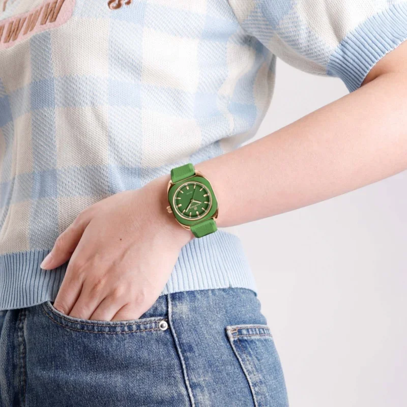 NAVIFORCE 5061 ساعة كوارتز للسيدات على الموضة بمينا مربع وحزام سيليكون مضيء مقاوم للماء ساعات كاجوال للنساء