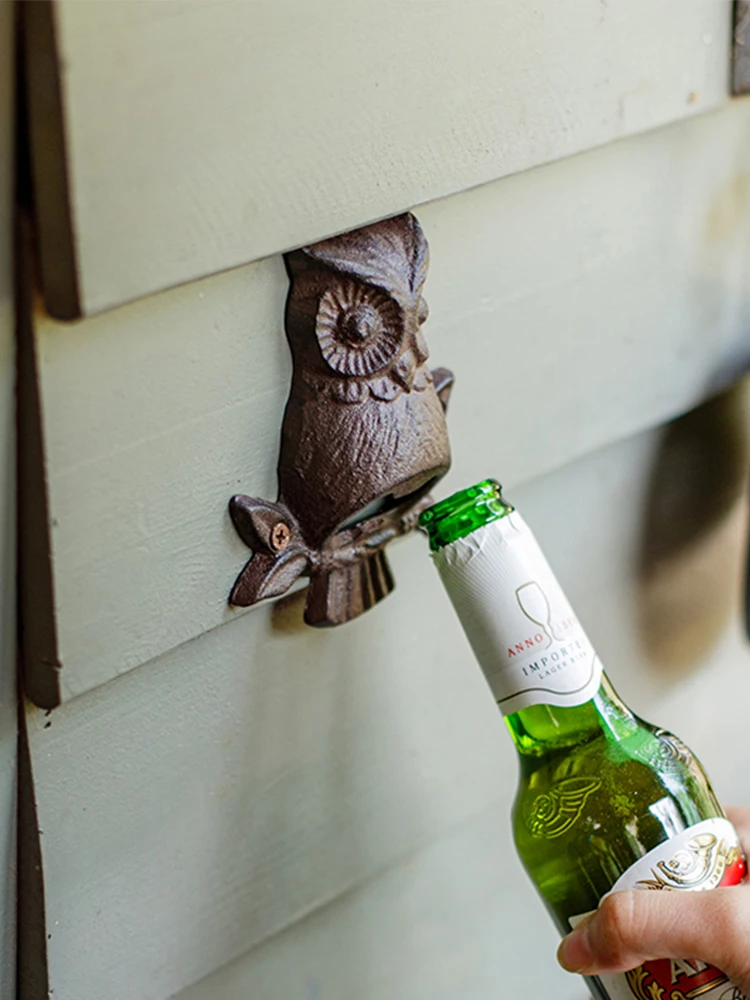 

Iron beer bottle opener owl cast iron ornaments bar restaurant wall courtyard outdoor wall decoration