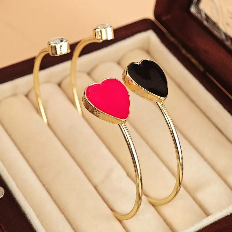 

Europe and America Style Simple Delicacy Embed Zircon Red Heart Bangle Elegance for Women Open Mouths Bracelet Paty Jewelry