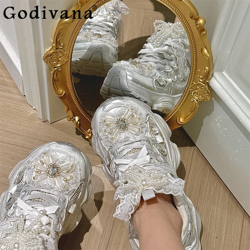 أحذية رياضية فضية سميكة سوليد مكتنزة للنساء أحذية رياضية بيضاء بفيونكة من حجر الراين متعددة الاستخدامات #5