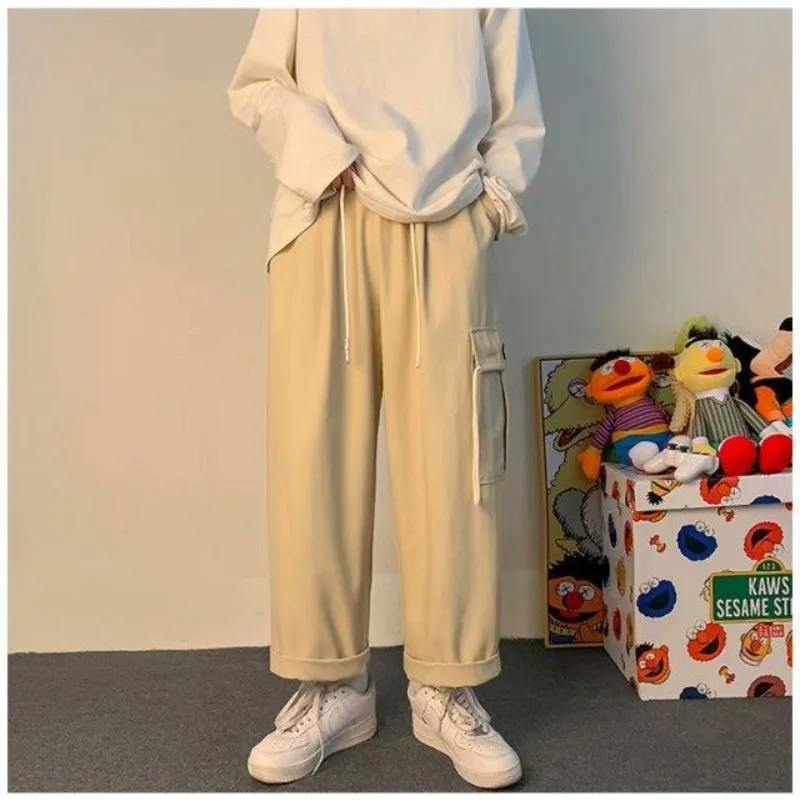 Рисунок 2 - Брюки мужские эластичные однотонные с карманами