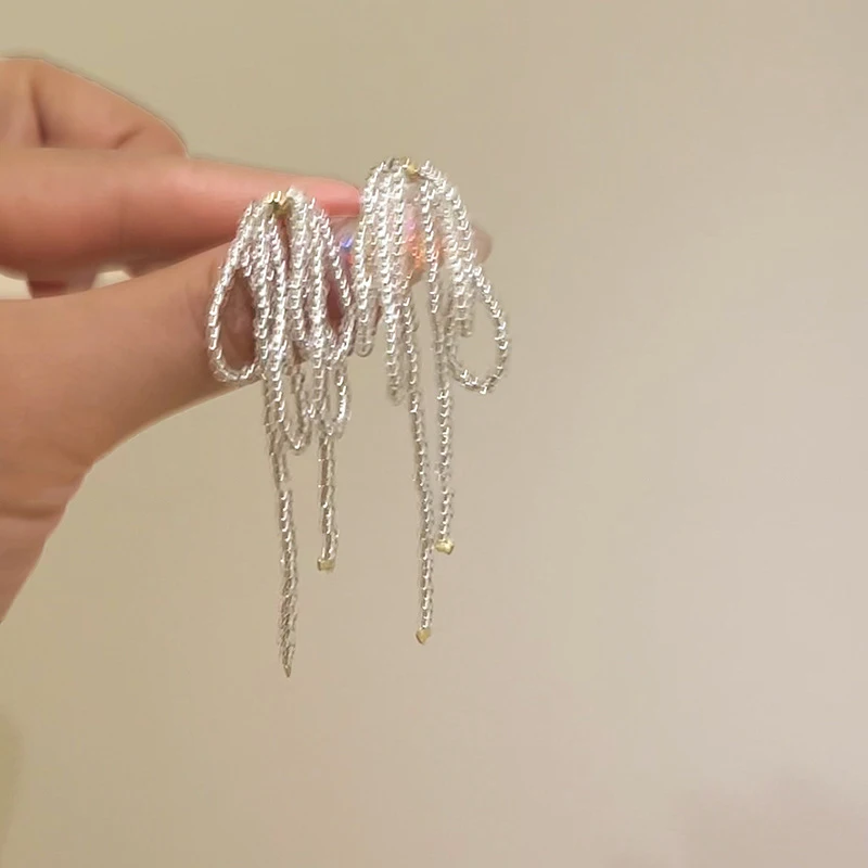 ترصيع أذن بعقدة فراشية للنساء والفتيات ، خرزات شرابات كورية ، أقراط متدلية على شكل قوس ، هدية مجوهرات الزفاف ، شريط رائع حلو