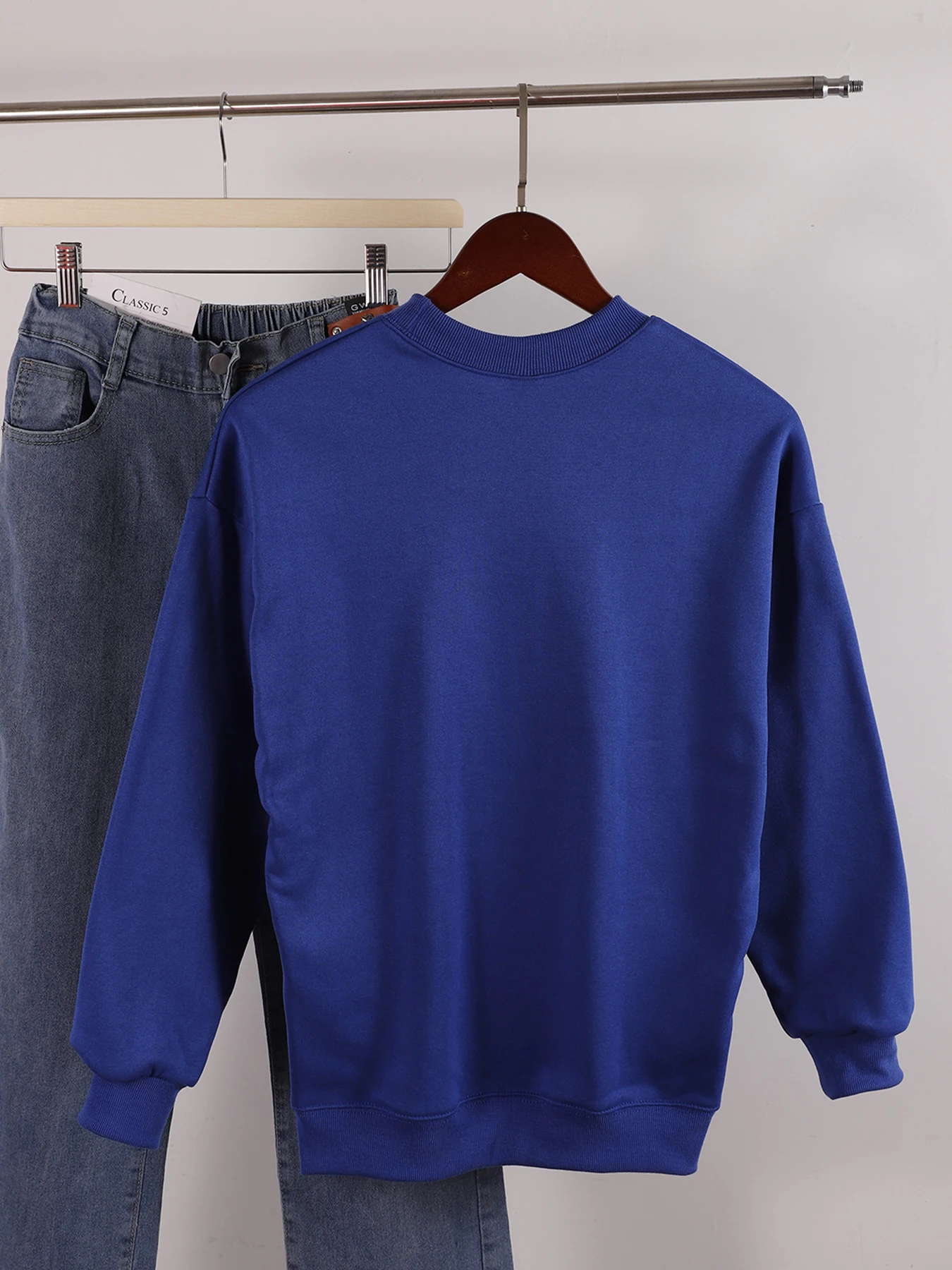 Sweat-shirt imprimé chat debout pour femme, pull polaire à la mode, assorti avec tout, vêtements de sport d'automne, col rond