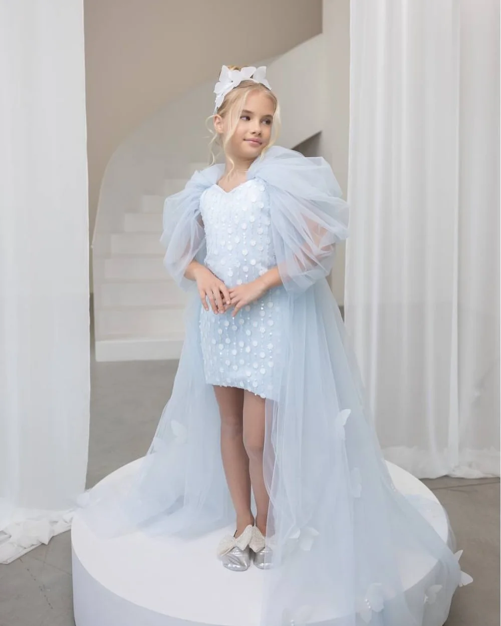 فستان فتاة الأميرة باللون الأزرق الفاتح مع دانتيل على شكل فراشة فساتين رسمية لفتاة الزهور لحفلات الزفاف من التول مناسبة خاصة