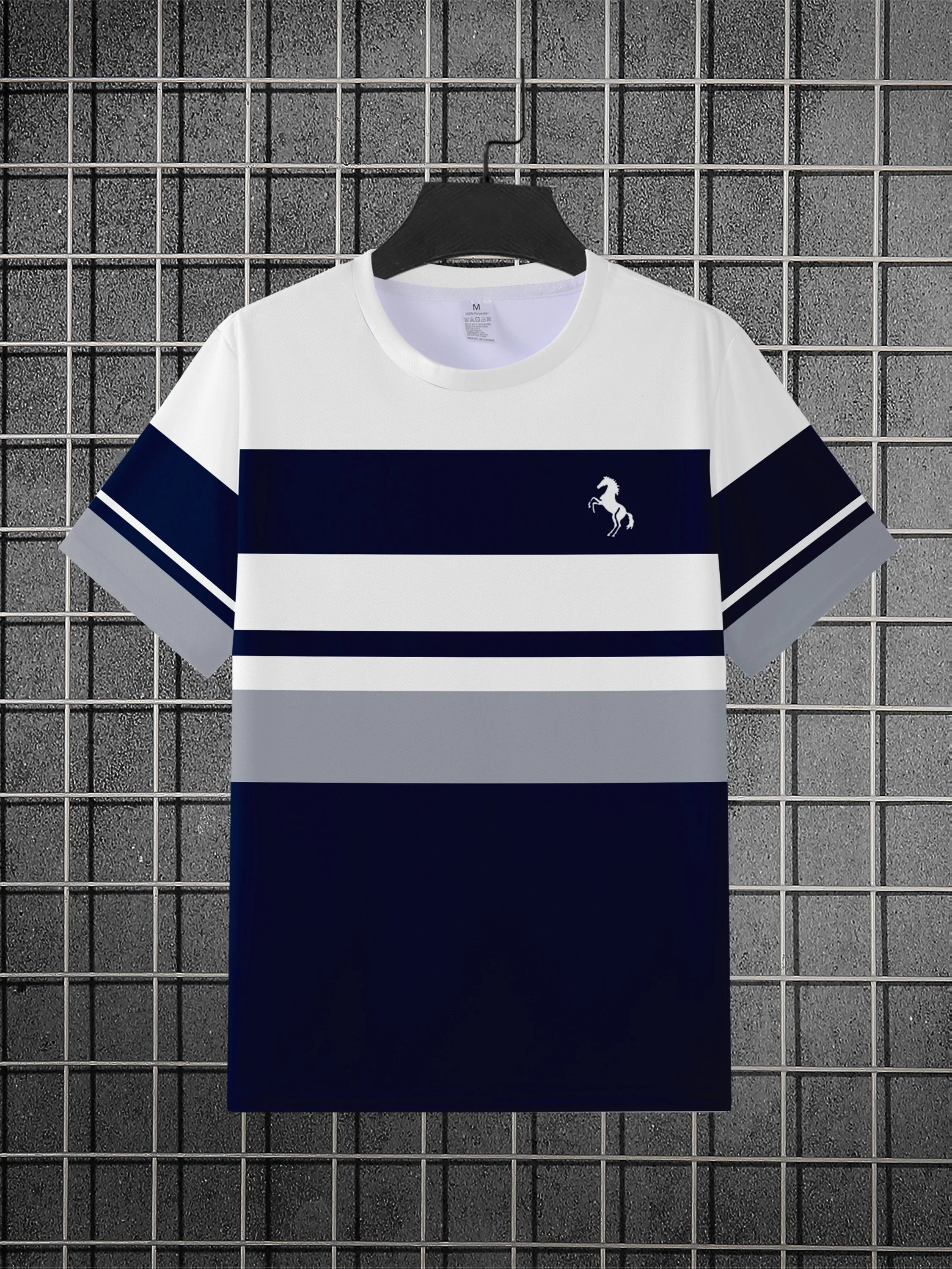 New men's short-sleeve T-shirt, loose-fitting and tailored with printed designs, versatile basic crew-neck top suitable for spri