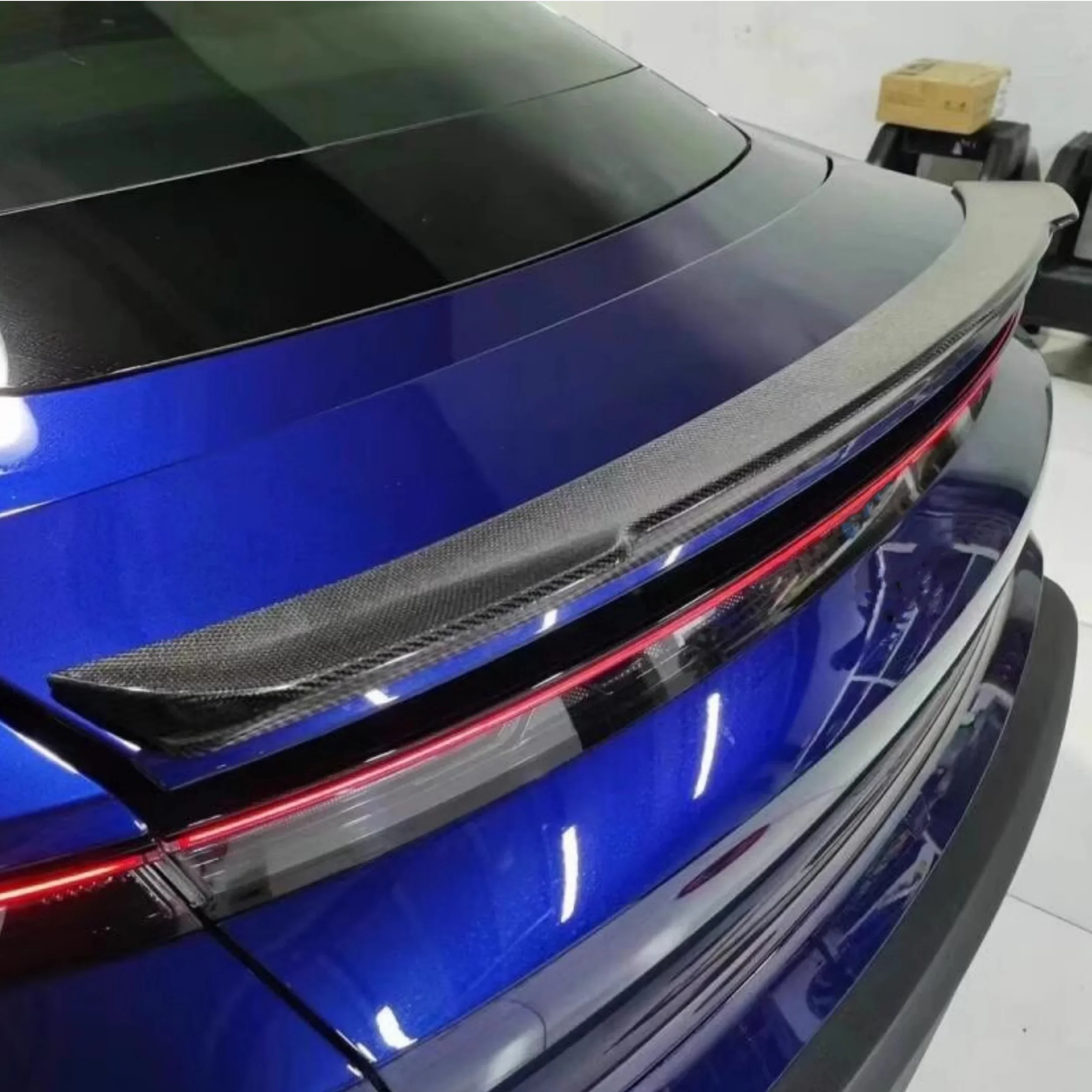 Carbon fiber Car Spoiler for Porsche Taycan modified Rear Spoiler Tail wing Body Kit Car Accessories