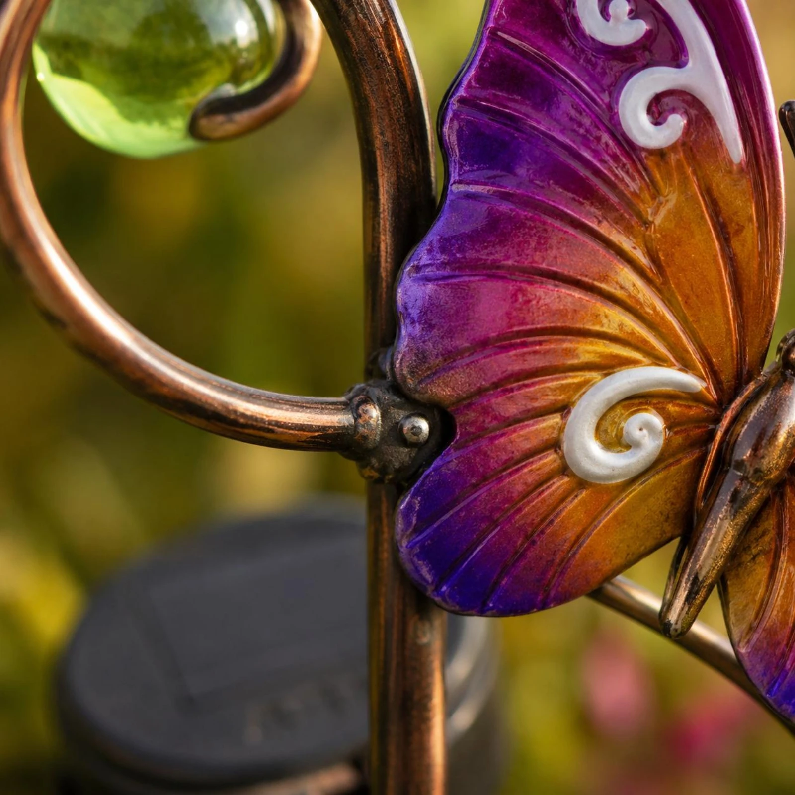 Metal Butterfly Solar Stake Decorative Solar Butterfly Garden Light Flower Stake Light Multicolored Outdoor Decor for Yard