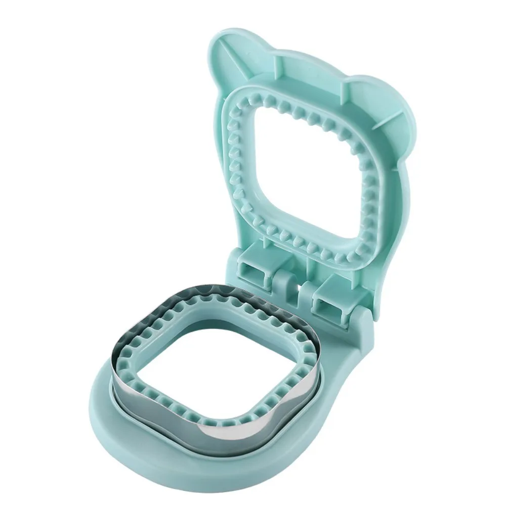 

Kawaii Bear Shape Square Sandwich Cutter Flip Design Manual Sandwich Press Mould Hand Press DIY Sandwich Sealer Camping