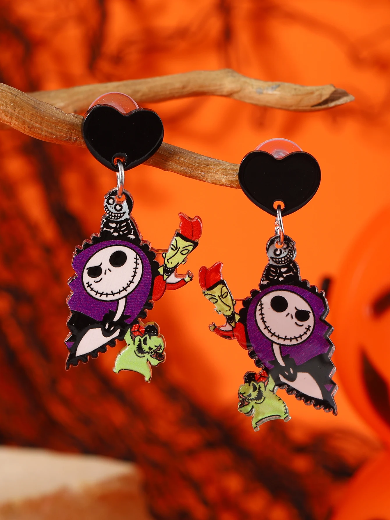 A pair of fashionable hanging earrings for women, creative and terrifying night horror funny skull couple Jack Sally cartoon cha