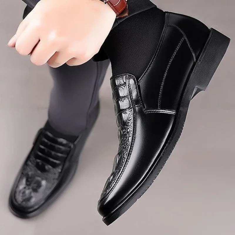 

Весенне-осенняя мужская официальная обувь в британском стиле с круглым носком, одежда без шнуровки, повседневная деловая обувь, новинка 39, 2025 года, мужская социальная обувь