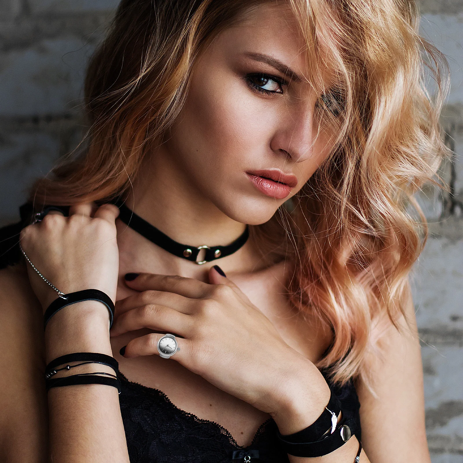 

Round Ring Finger Watch Fashion Quartz Finger Watch For Women Men Elastic Decorative Timepiece Casual Party Gift