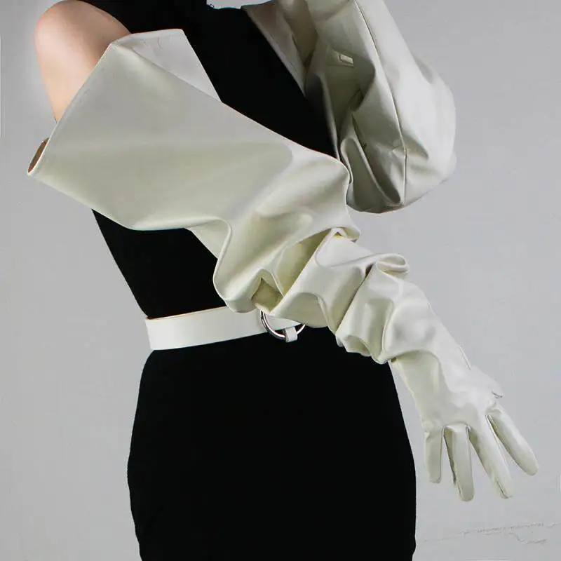 85 cm lange PATENT-HANDSCHUHE, Unisex, Kunstleder, glänzend, goldfarben, schwarz, locker sitzende PUFF-Ärmel, breite Ärmel, modisch – Detail 32