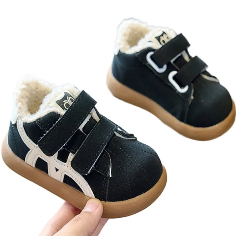 

Kids wide toe casual shoes 2025 winter new frosted leather boys girls baby lamb wool velvet board shoes sports shoes 21-30