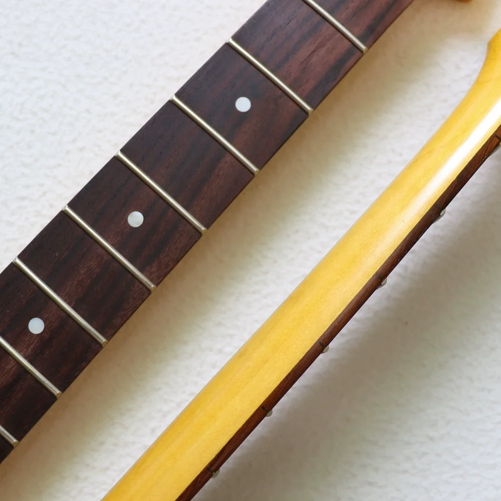 Left hand Canadian maple wood neck, rose wood fingerboard, 22Frets, backhand nitrolacquer neck