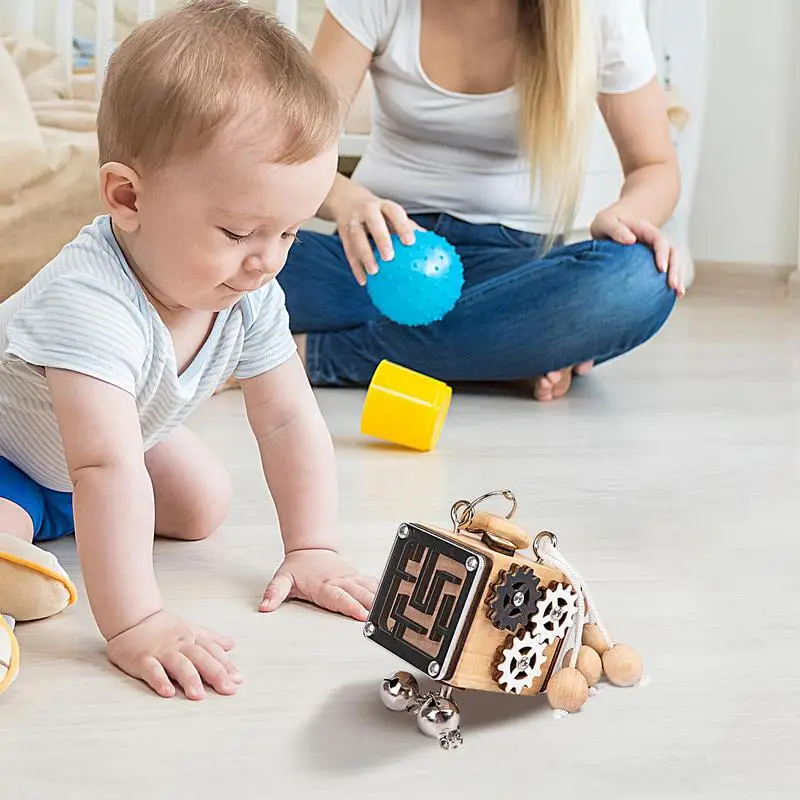 Cubo occupato Giocattolo agitarsi Cubo di legno Giocattolo da viaggio Scheda educativa Giocattolo sensoriale Blocco interattivo Giocattolo agitarsi per bambini di età compresa tra 1 a 3 anni