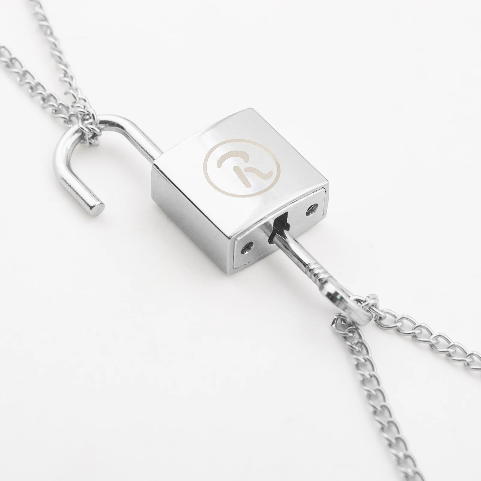 Anime NANA Couple Necklace Oos - огляд і ціна Chain Lock Combination