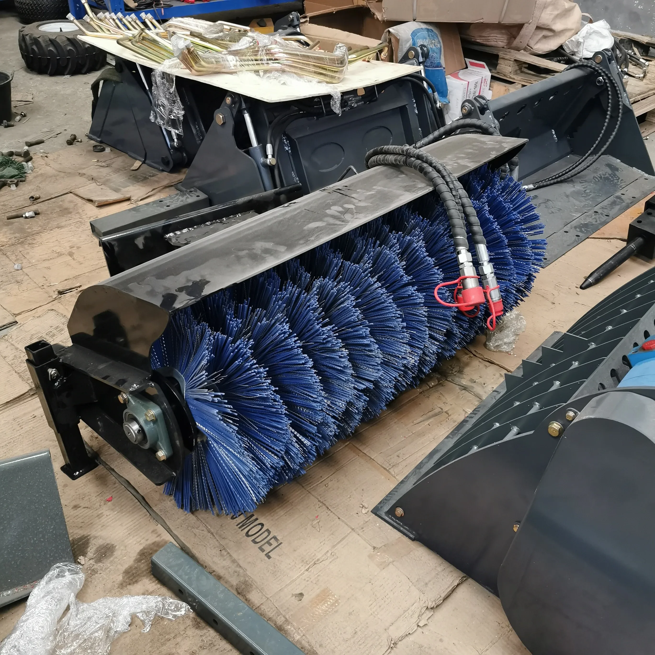 Sweeper attachment cleaning width 1050 mm for mini skid steer loader track/crawler loader  wheel loader