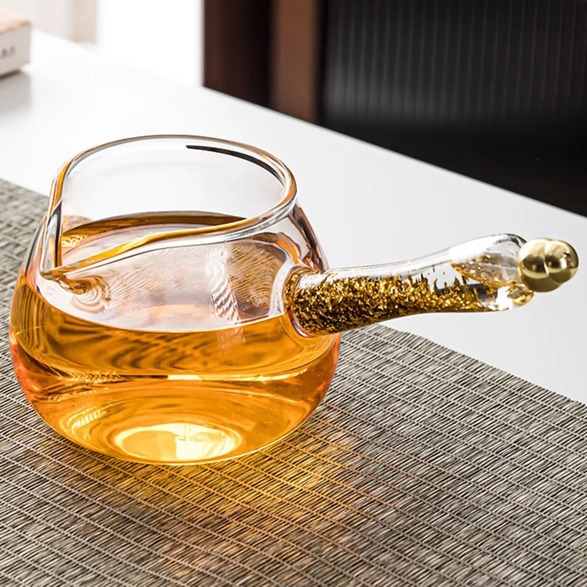 إبريق شاي Gongfu الزجاجي مع مقبض ذهبي مجموعة ملحقات تخمير الشاي من رقائق الذهب
