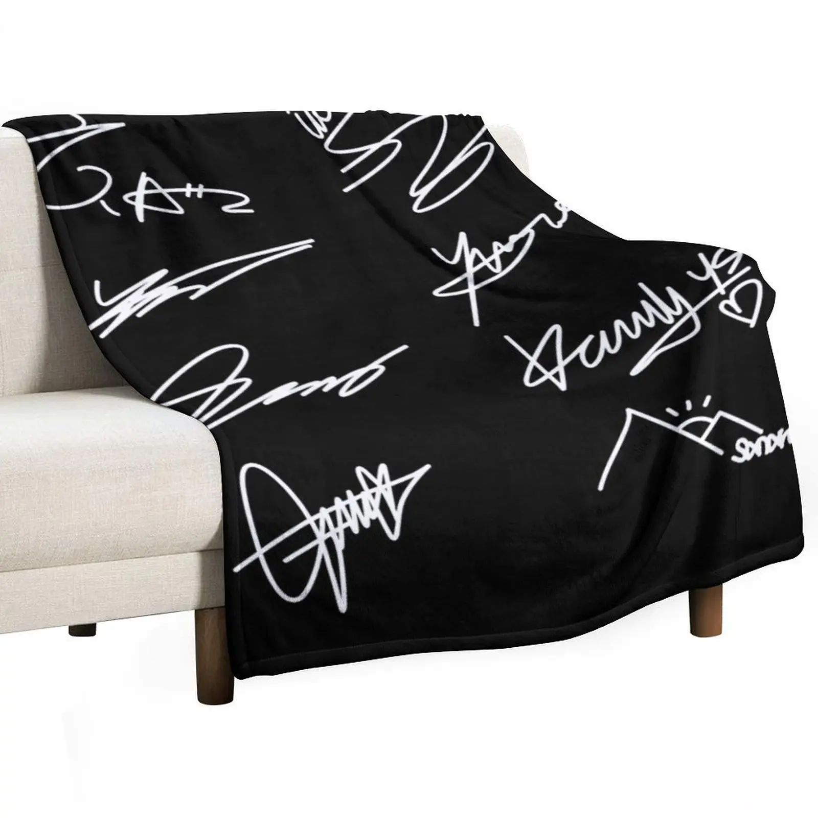 ATEEZ SIGNATURES Throw Blanket Softest Quilt Travel Luxury Thicken Bed Fashionable Plush Blankets