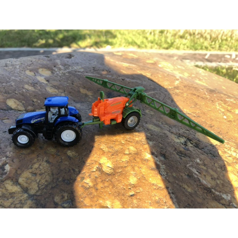 Diecast Alloy 1:87 Scale 1668 Tractor With Field Sprayer Agricultural Car Model Adult Classic Collection Static Display Boy Toy