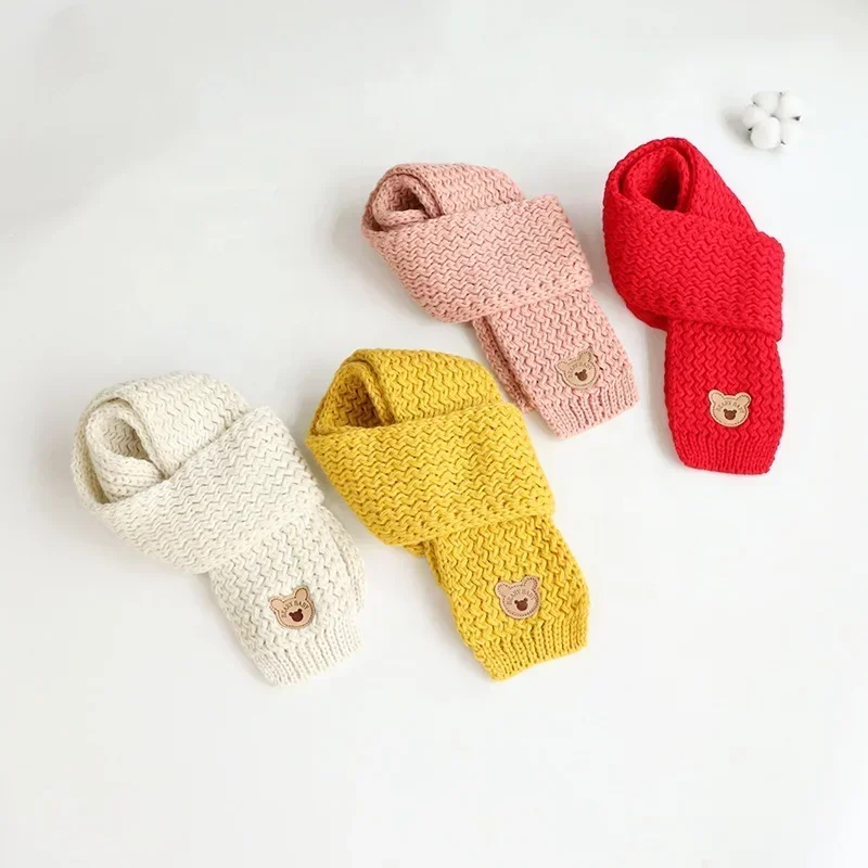 New Trendy Kid Scarf Boys Girls Cute Knitted Acrylic Warm Soft Small Scarf Baby Boys Cartoon Bear Pattern Red Christmas Scarf