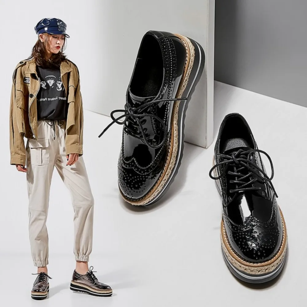 2024 Spring Autumn New Women Derby Platform Gold Flats Brogue Leather Lace Up Classic Bullock Footwear Female Oxford Shoes Lady