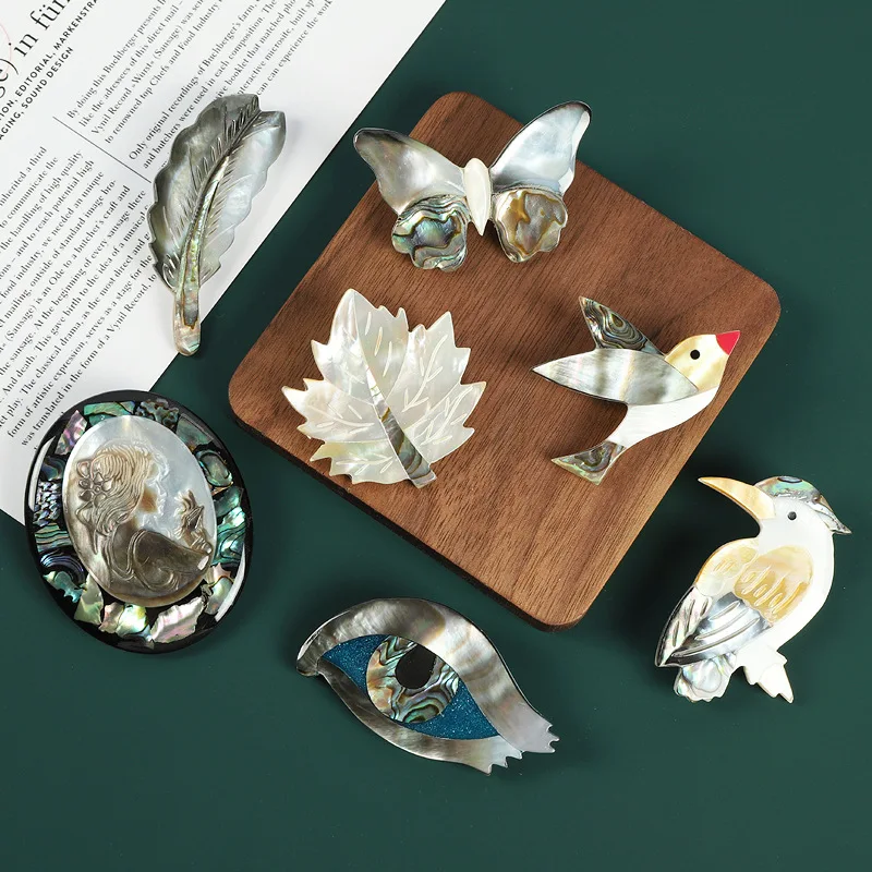 

Fashion Elegant Women Creative Bird Leaves Abalone Shell Badges Brooches Office Party Exquisite Animal Corsage Pin New Year Gift
