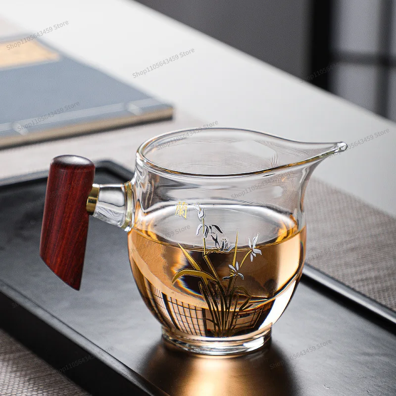 For wooden handle glass fair cup, thickened heat-resistant tea dispenser, kung fu tea set accessories