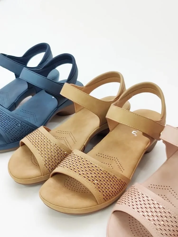 

Повседневные женские сандалии на лето 2025: сандалии-слипоны с бриллиантами, нескользящие, пляжные, с низким вырезом, на резиновой подошве, дышащие, из кожи