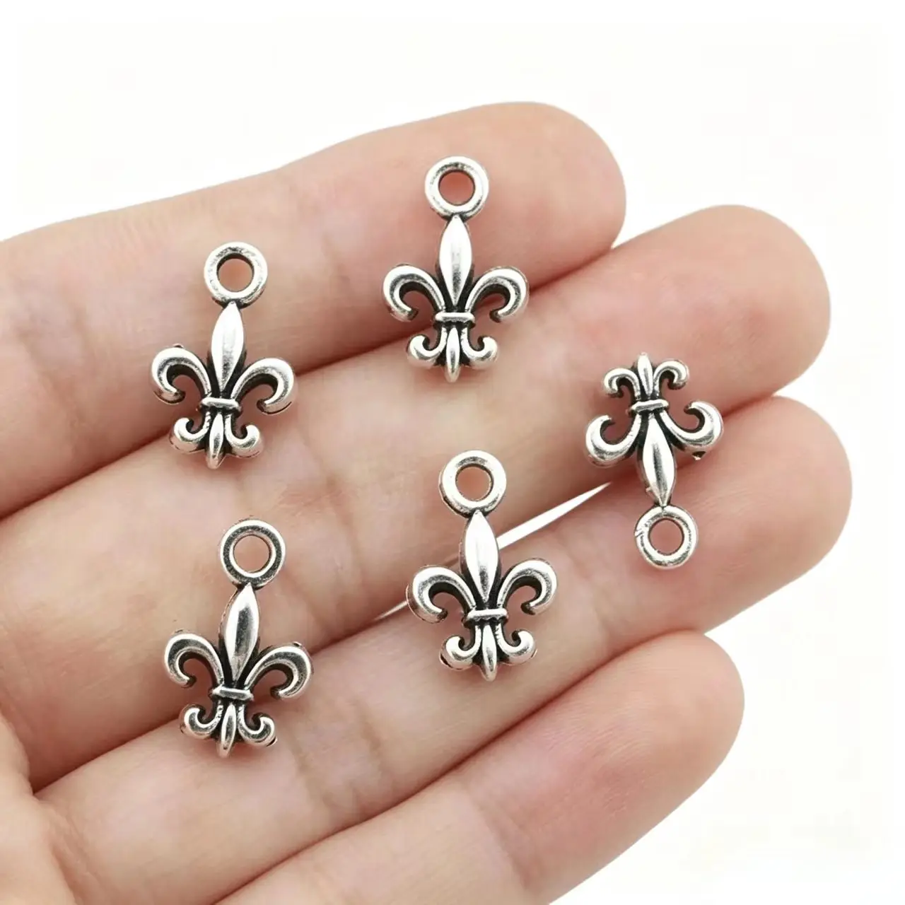 New Fashion 30 Piece 14*9mm Mixed Alloy Antique Silver Color Charms Fleur De Lis Pendant Accessory For DIY Jewelry Making