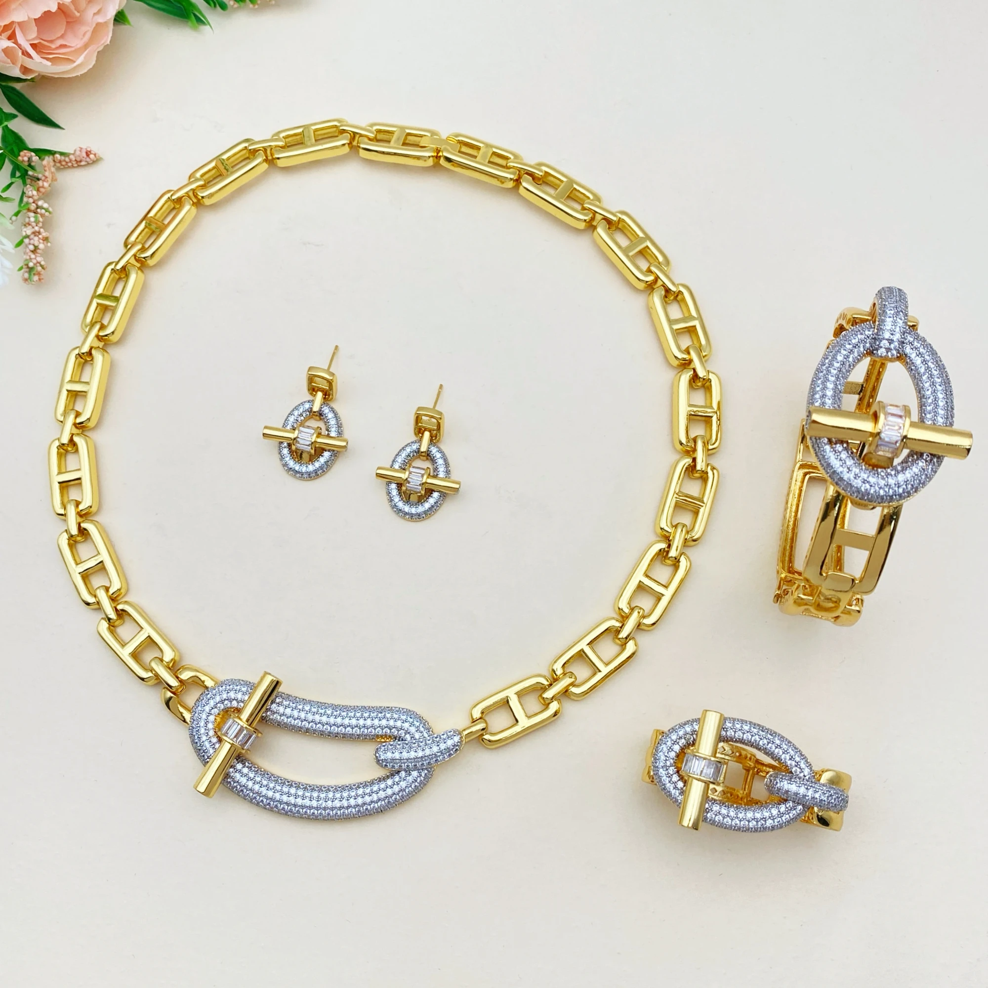 

Trending Women's 4Pcs Set Gold Plated Bracelet Ring Necklace Earrings Jewelry Collection Fashionable High Quality Shining Gift