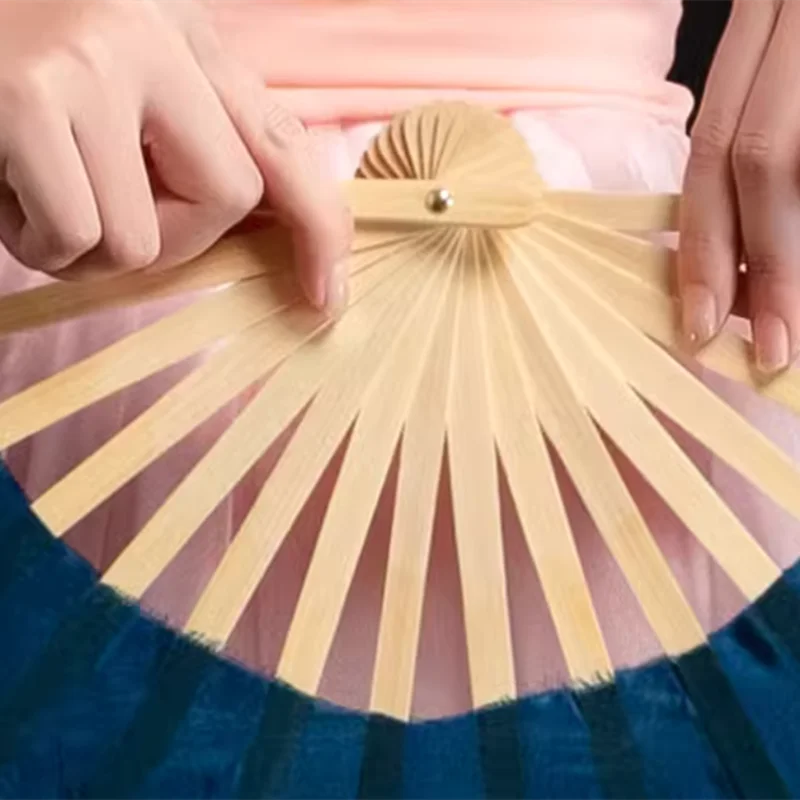 Neue Weiß Dunkelblau Gradienten Silk Schleier Chinesische Traditinal Hand Farbstoff Dance Fan Paar Zwei Schicht Maschine Rolled Erwachsene 20 zoll