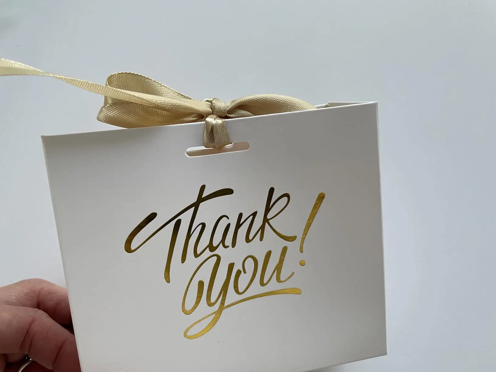 

60 шт. маленьких подарочных пакетов для благодарностей, 4,5x1,8x3,9 дюйма, подарочные коробки для вечеринок с бантом, маленькие бумажные подарочные пакеты с золотым принтом