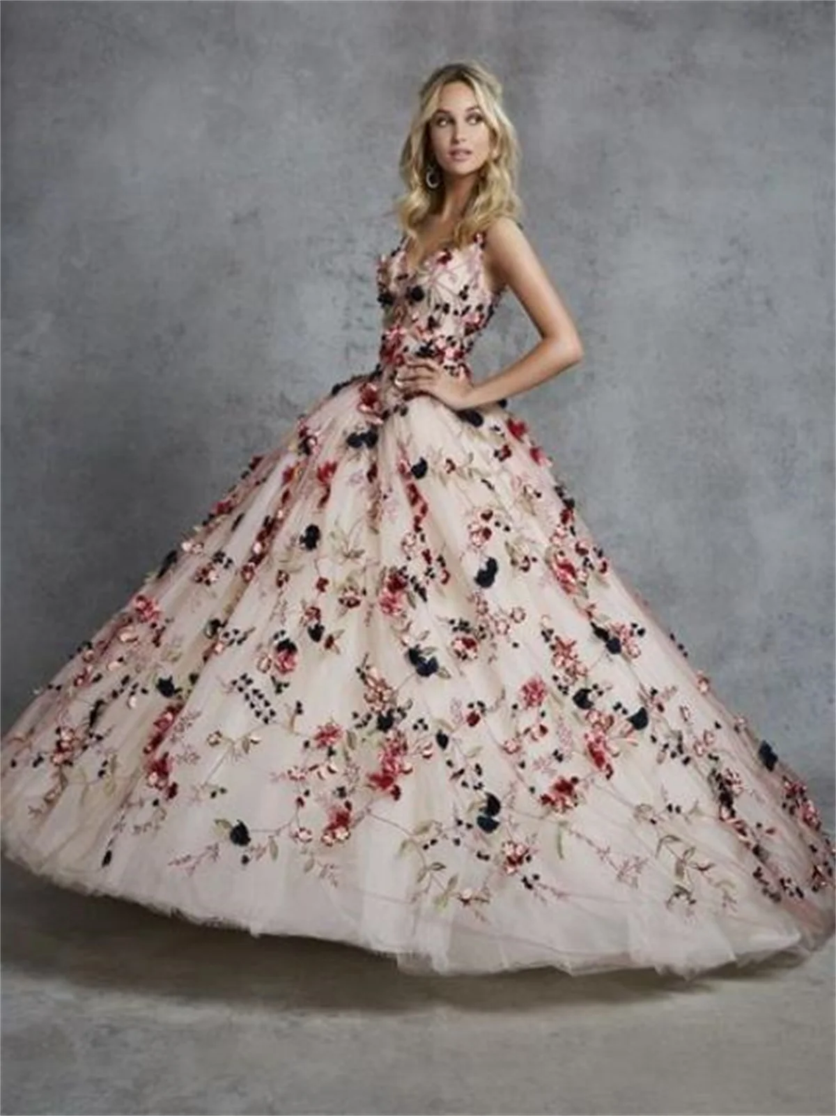 Abito da sposa personalizzato 3d fiore foglie gonna gonfia bretella al pavimento Tulle multistrato rosa colorato elegante pastorale 2023