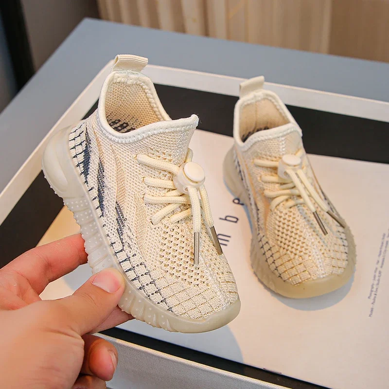 Leichte, lässige Kokosnussschuhe für Kinder, gewebt mit Gummisohlen für Babys, Jungen und Mädchen. Rutschfestes Outdoor-Sport-Mesh Bre