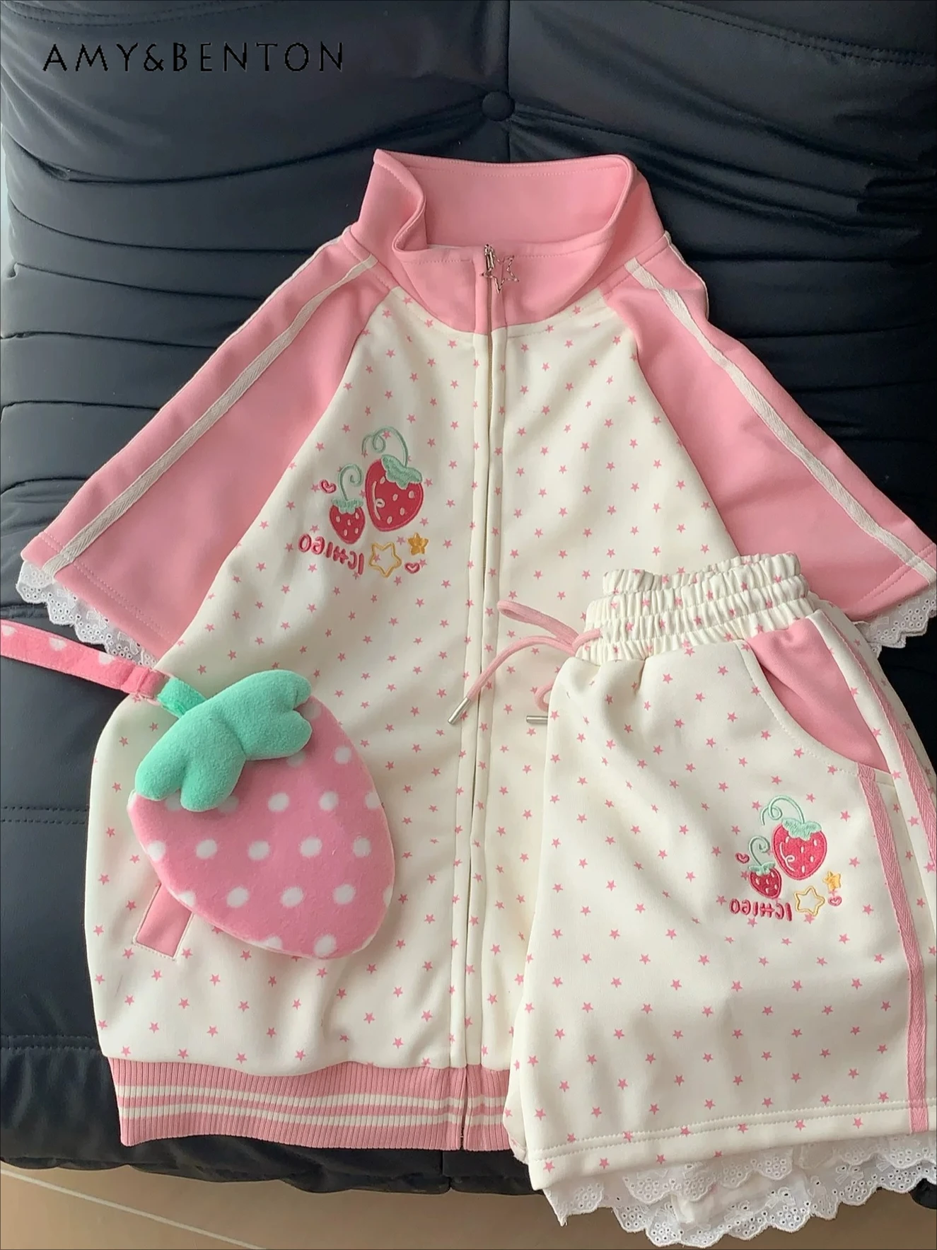 

Cute Strawberry Embroidered Lace Splicing Short-sleeved Zipper Jacket Shorts Sets Women Summer Sweet Girl Kawaii Casual Outfits