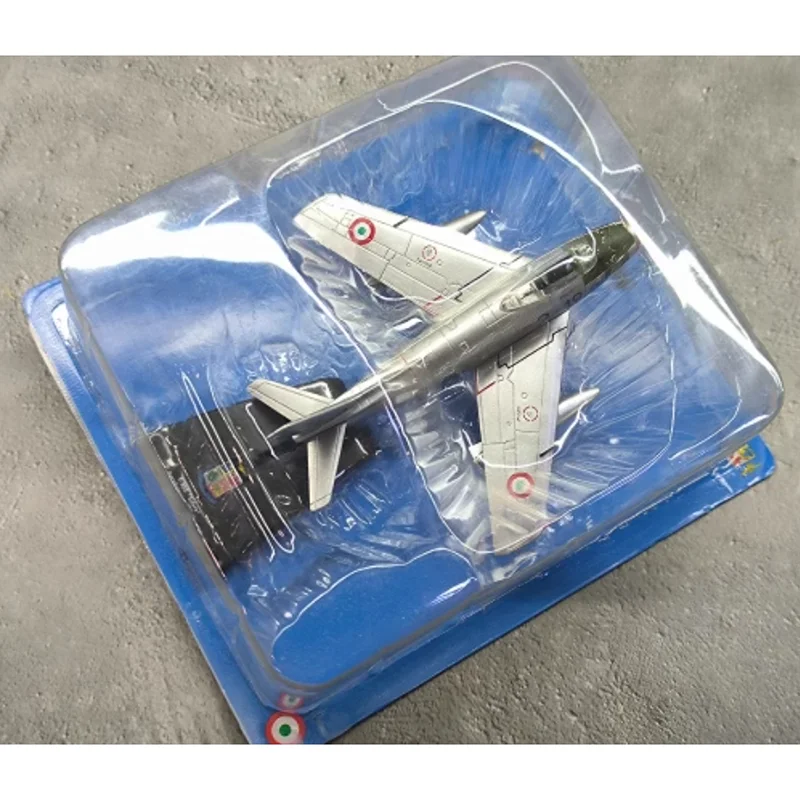 다이캐스트 체중계 1/100 이탈리아 공군 원 F86 세이버 전투기 합금 항공기 컬렉션 모델 장식 디스플레이 선물