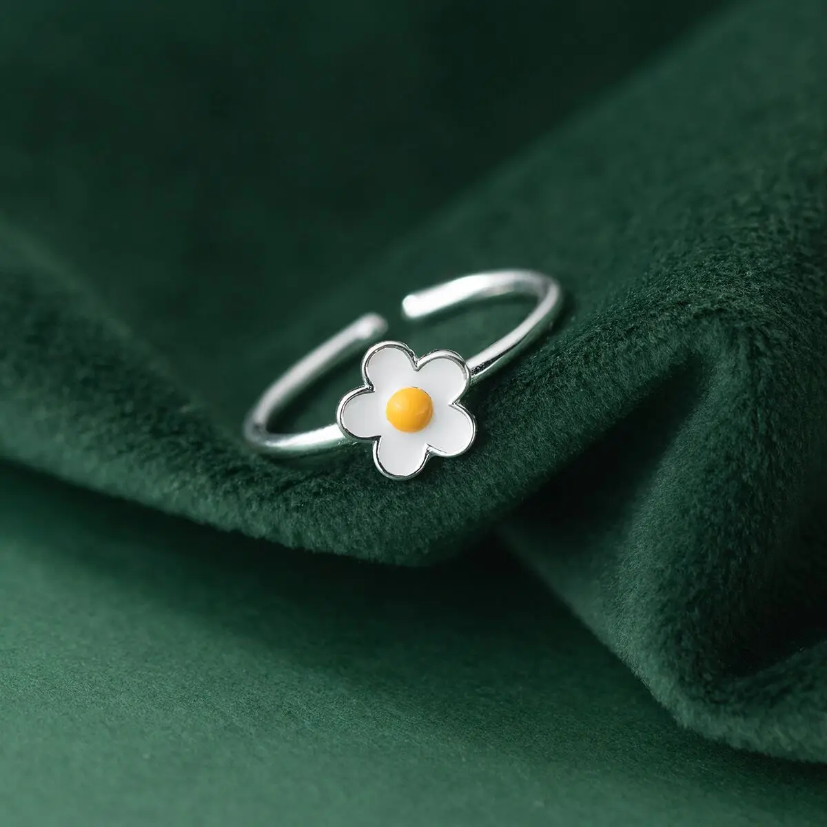 

New Fashion Small Fresh Sweet Egg Flower 925 Sterling Silver Exquisite Poached Egg Sun Flower Popular Opening Rings TYB252