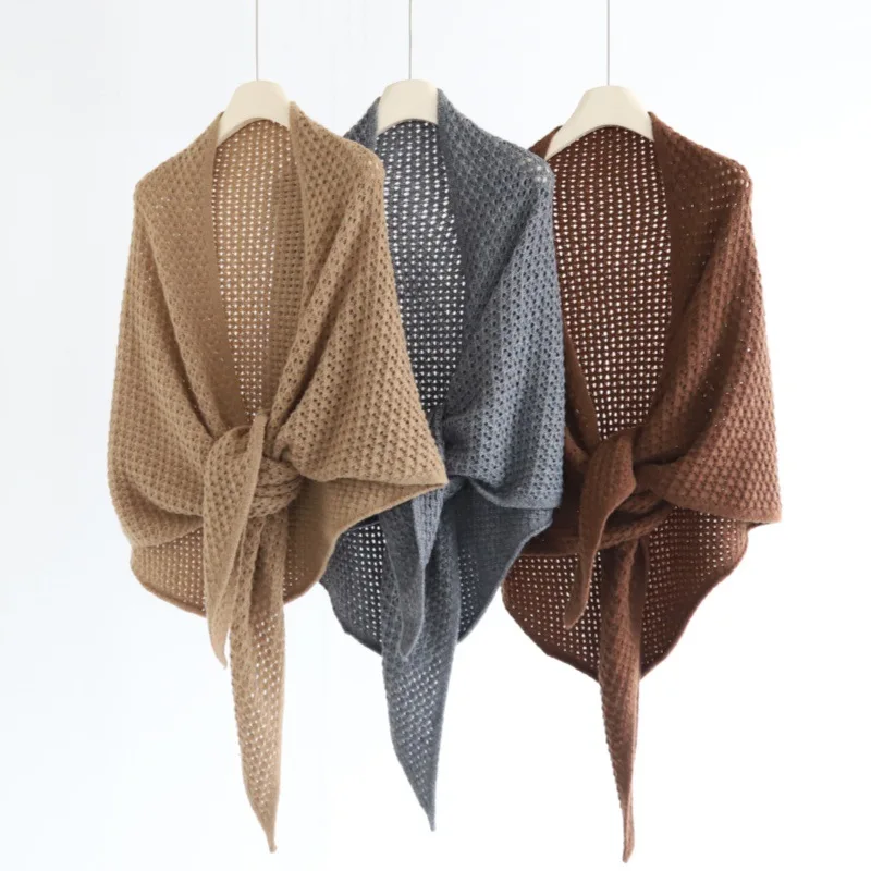 Scialle lavorato a maglia scavato con ago spesso tinta unita, giacca esterna ispessita e allargata, scialle versatile ed elegante