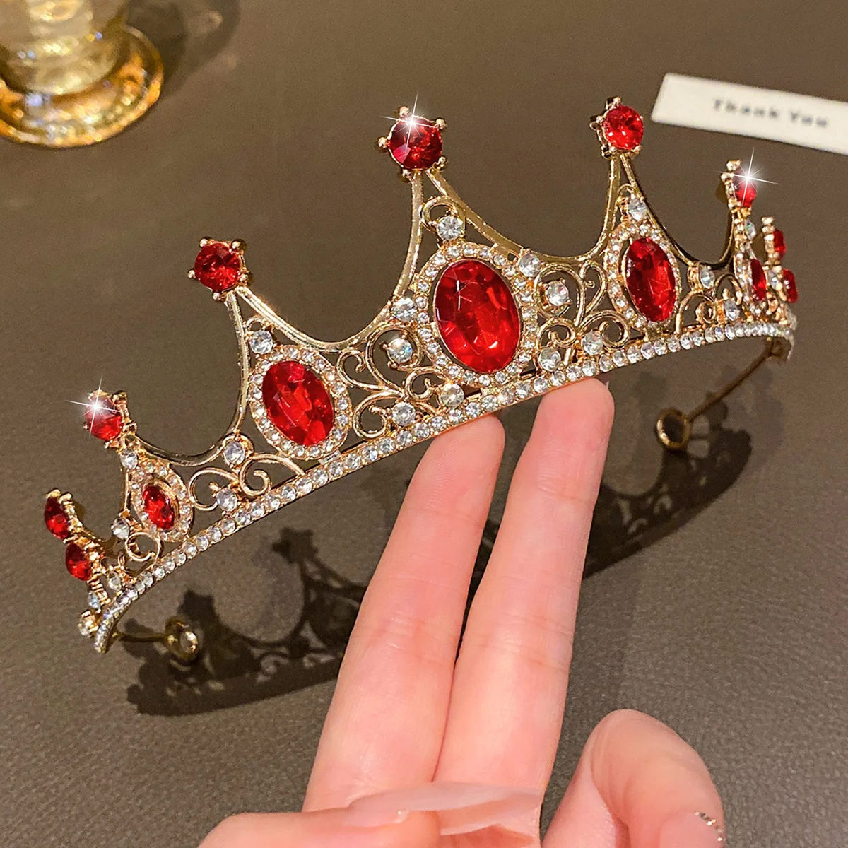 

1 Crown Fashion Crown is a hair accessory and headband suitable for performances and birthdays