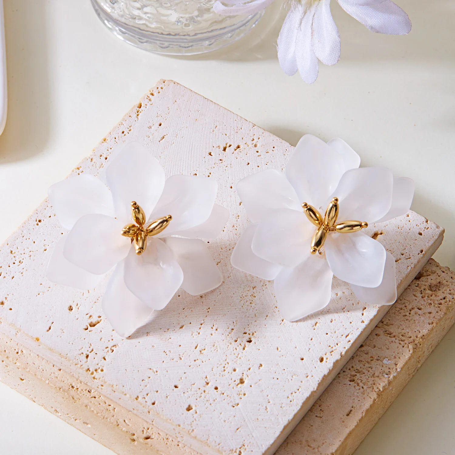 Übertriebene weiße Blumen-Ohrringe für Frauen, trendige Böhmen, bunte Blumen-Ohrstecker, Vintage-Schmuck, Hochzeits-Party-Geschenke – Detail 6