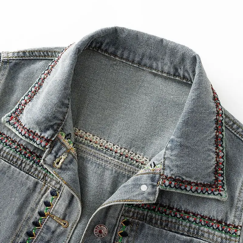 แจ็คเก็ตยีนส์ทรงหลวมสไตล์สตรีทแฟชั่นใหม่ประจำฤดูใบไม้ร่วงปี 2025 ของ Heavy Industry Joker  พร้อมลายปัก