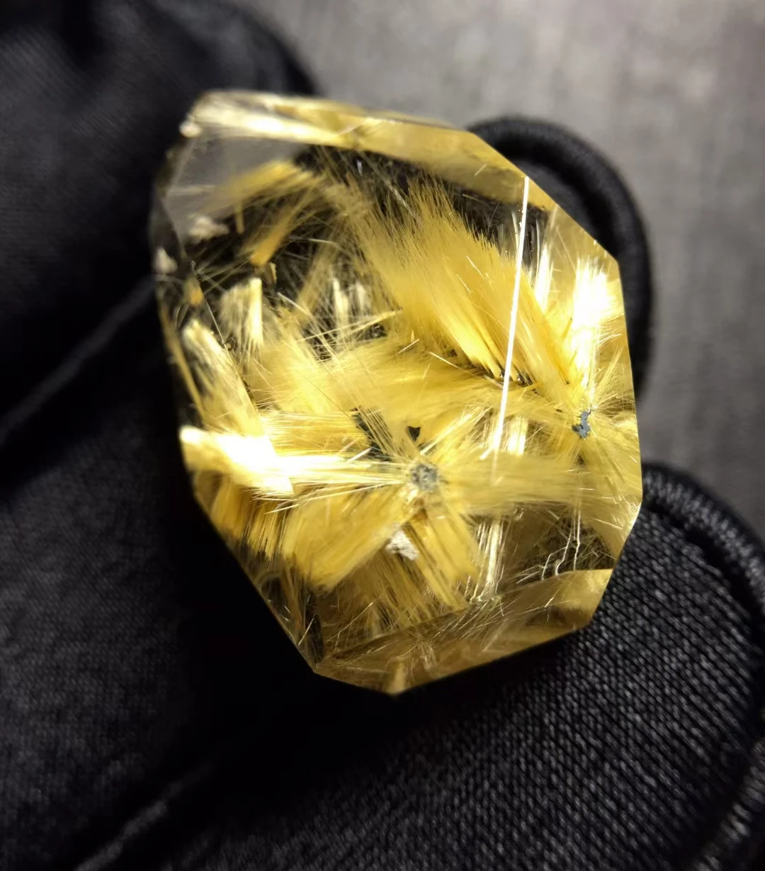 

Natural Gold Rutilated Quartz Flower Pendant Rutilated Quartz Jewelry 27*19.4*10.6mm Bead Men Women Brazil AAAAAAA